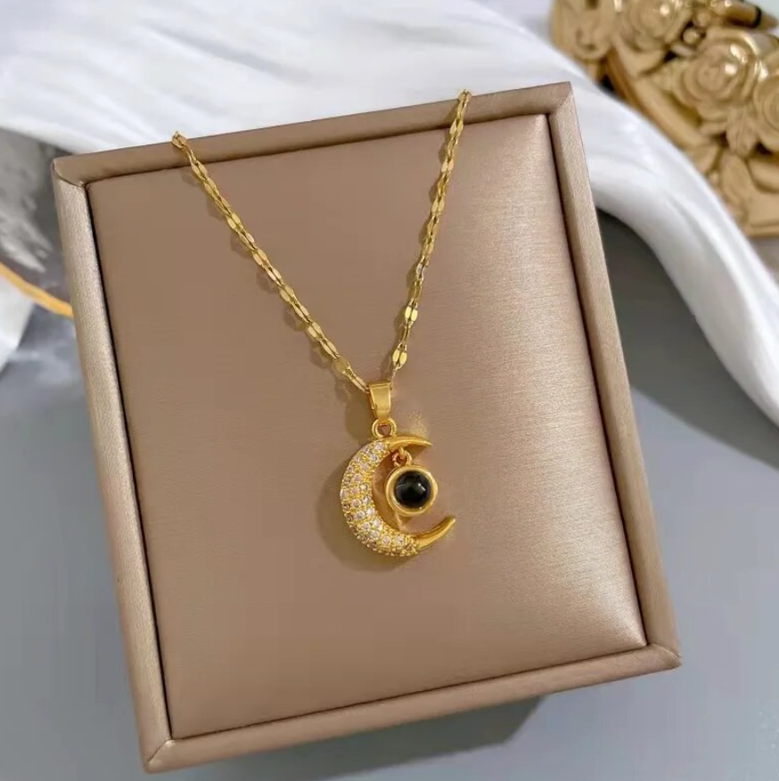 ✨ Collar Luna – Brilla con la Magia del Universo ✨